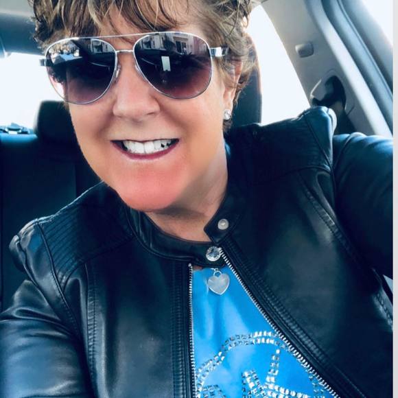 Meet your Posher, Claudine - Picture 1 of 1